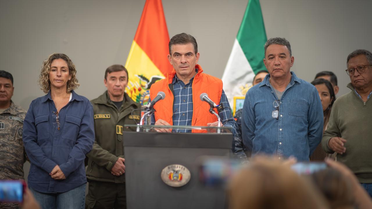 Presidente Paz desplaza más de 300 efectivos y 5 toneladas de ayuda ante desastres naturales en Santa Cruz: “bolivianos no están solos”