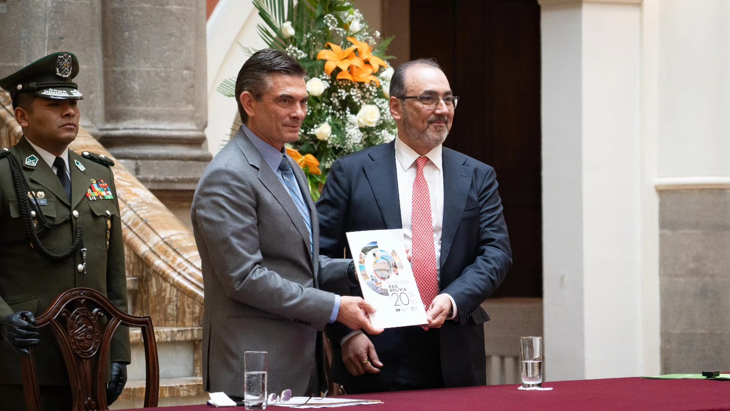 Visita a Bolivia del presidente ejecutivo de la CAF, Sergio Díaz-Granados 